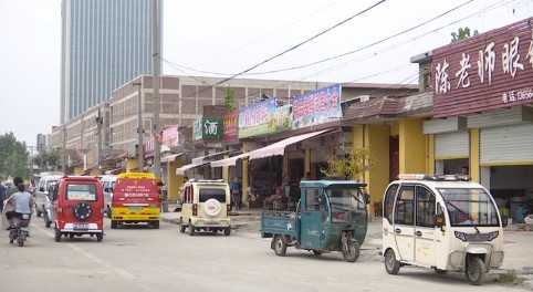 临沂罗庄区：规范“马路市场”提升城市形象