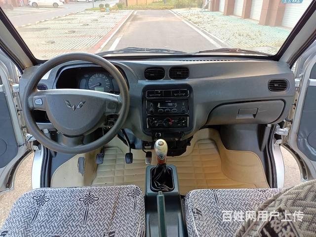 2011年新五菱之光6390，一手车，售价8千8