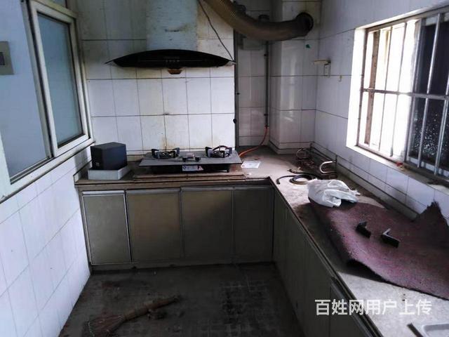 北城新区北京路135平米750元每月