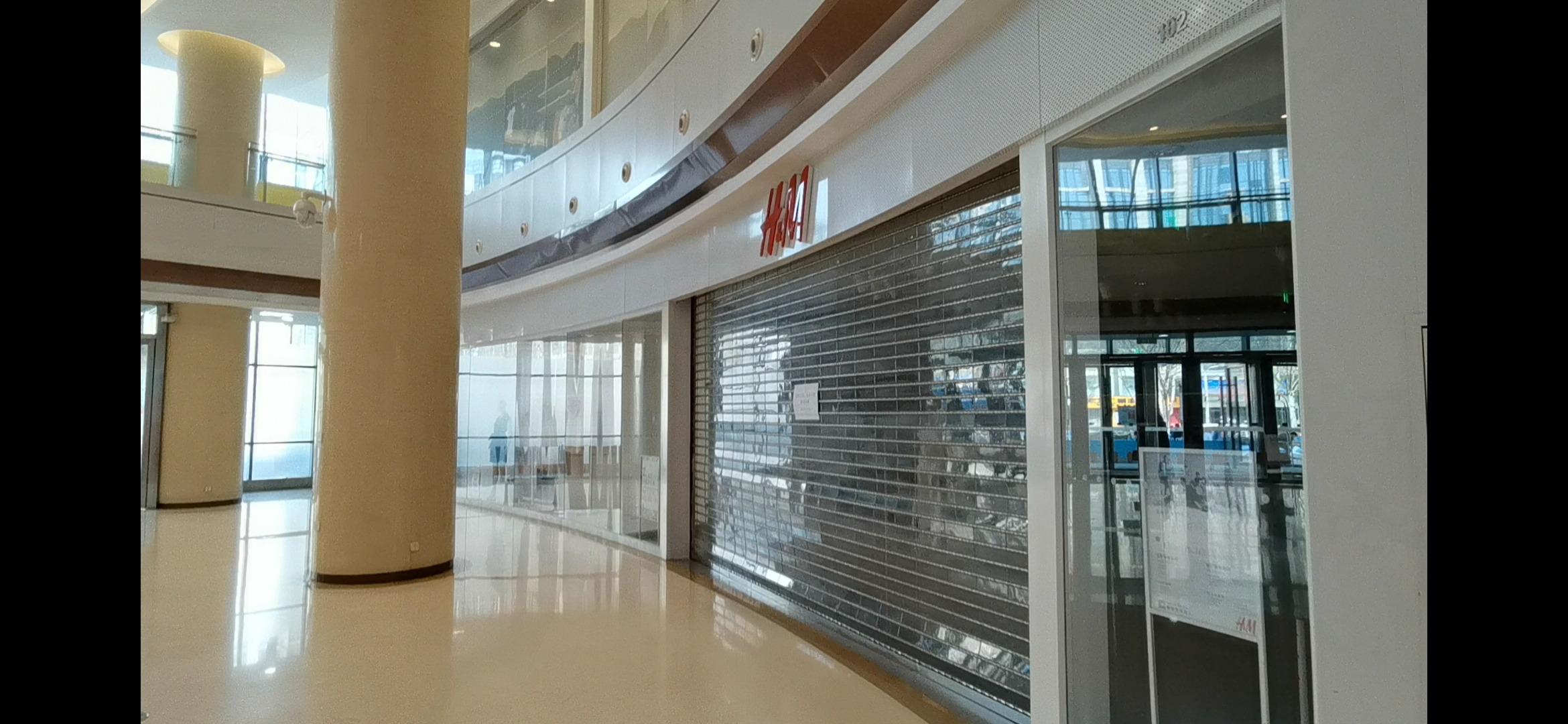 记者探访｜临沂市部分H&M实体店：凉了！门前冷落或干脆闭店