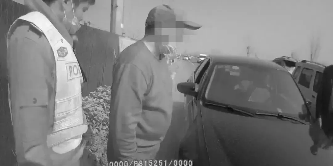 临沂一男子无证驾驶被抓，经调查竟是刑拘在逃人员