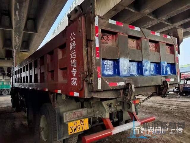 转让17年国五排放欧曼前四后八，375马力大箱8米