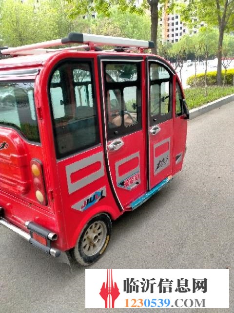 电动三轮车。