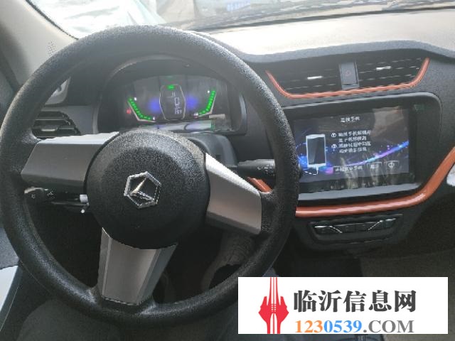 雷丁四轮油电混合电动汽车