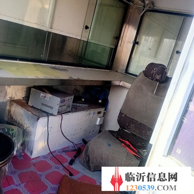 18年移动餐车