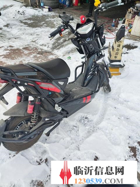 爱玛极客电动车
