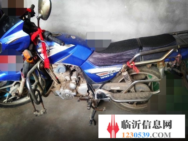 银钢125摩托车