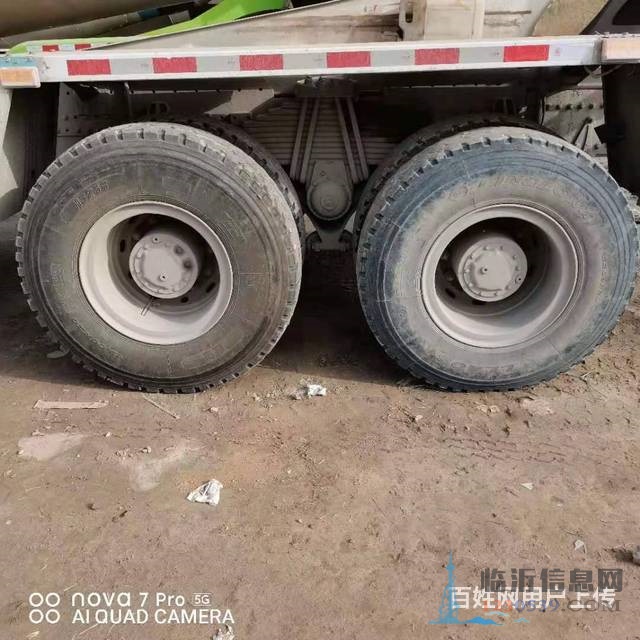 大20方二手豪沃搅拌车 国五 前四后八 380马力