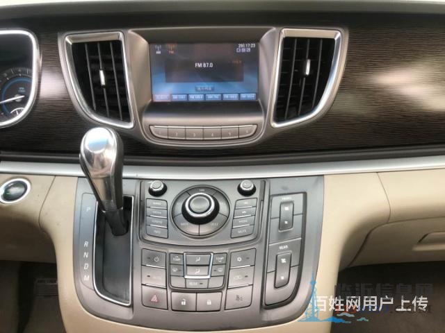 别克 别克GL8 2011款 GL8 豪华商务车 2.4 手