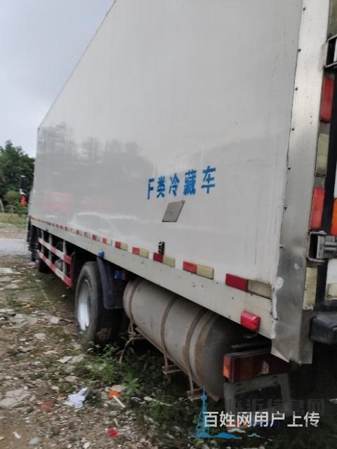 天龙9.6货箱前四后四独立冷藏车 国5