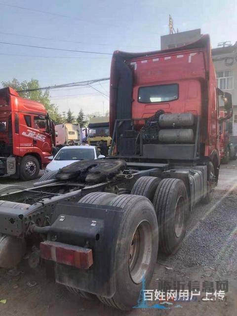 低价出售二手豪沃牵引车 440马力国五 双驱轻体