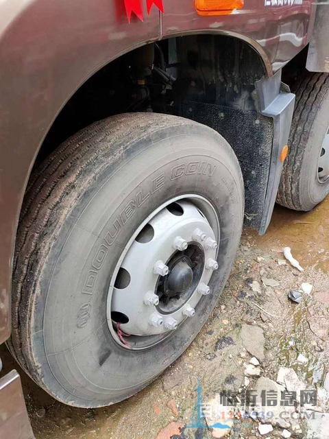 解放前四后八高栏 9米6载货车 国五