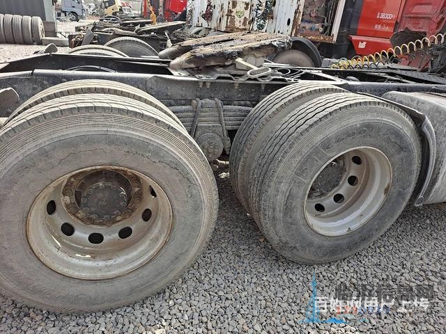 17年二手德龙牵引车 430马力 双驱轻体潍柴动力