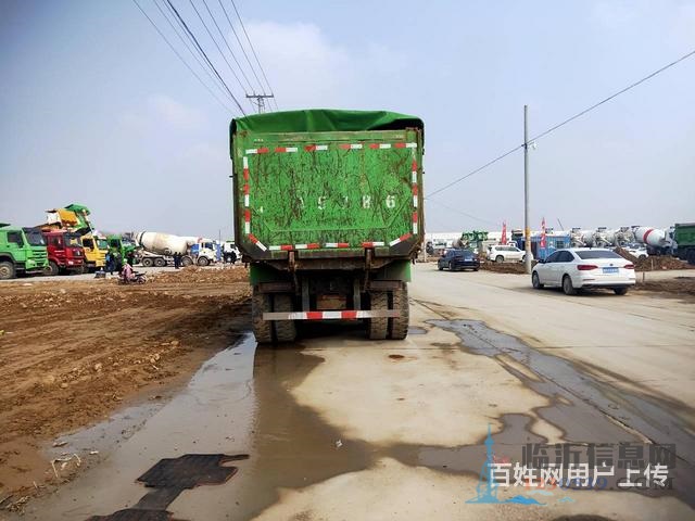 出售18年二手豪沃渣土车 后八轮 5.6米U型大箱