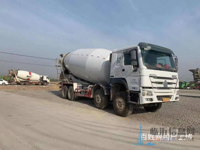 出售18年二手豪沃大20方搅拌车380马力国五