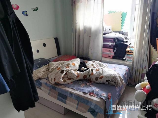 锦绣蓝山 精装三室两厅 客厅通阳台 证满五年