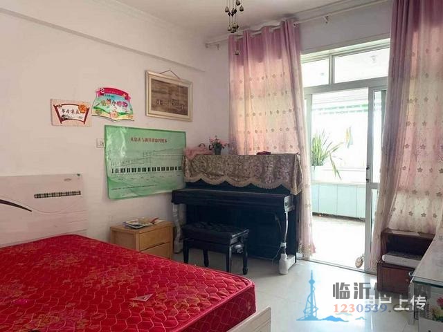 免 税，真实图片，低楼层，精装南北通透， 近，天鹅湖
