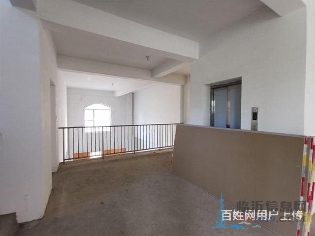 奥林匹克 北 滨河国际 独栋别墅 占地1.3亩 400平花园