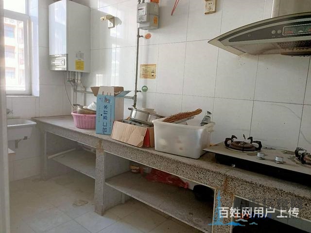 免 税，四室送车库，送小院，南北通透双卫，花园位置，盛世嘉园