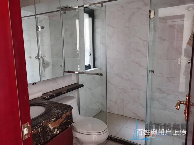 恒大绿洲大三室两卫一口价85