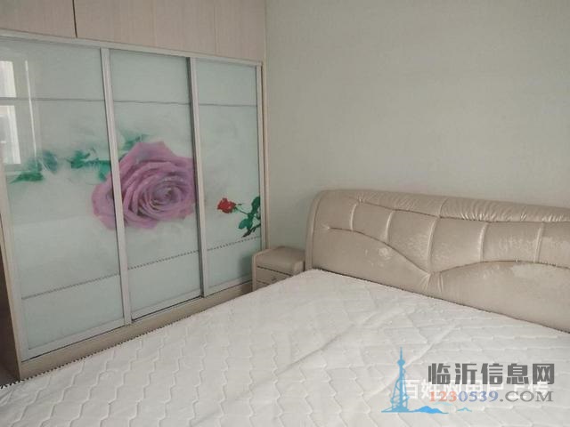 盛世阳光 市政供暖 带车库 免 税 三室 好楼层
