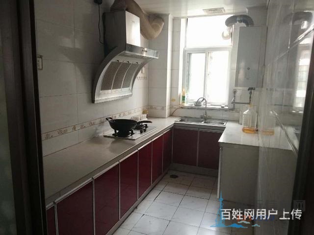 盛世阳光 市政供暖 带车库 免 税 三室 好楼层