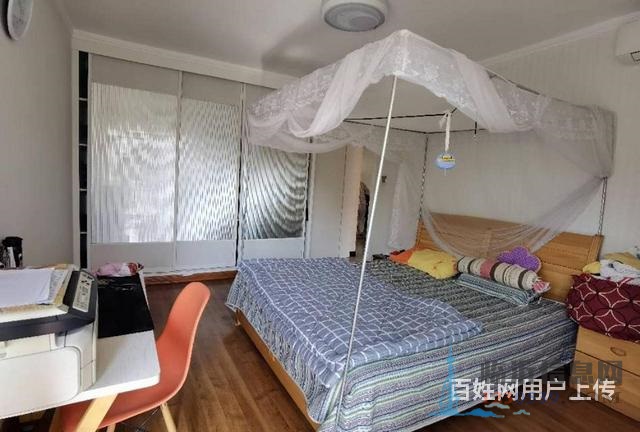 香榭丽都 精装四室  双阳台  证满五年