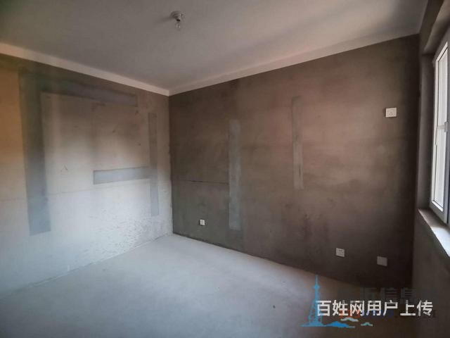 海润尚东国际 毛坯两室 带储藏室 全天采光 前面没