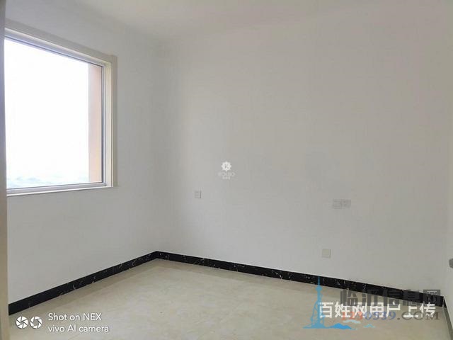 尚东国际一期，带车位储藏室有证正常过户，精装修未住
