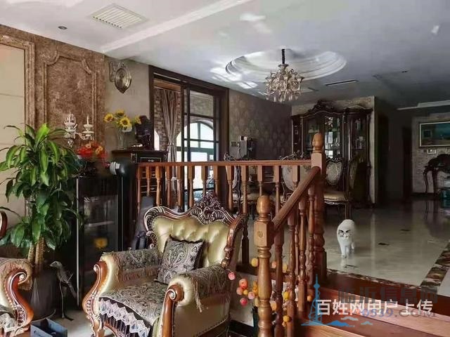 世纪新筑别墅 大边户 带车位 露台 边户 急售1250万过二