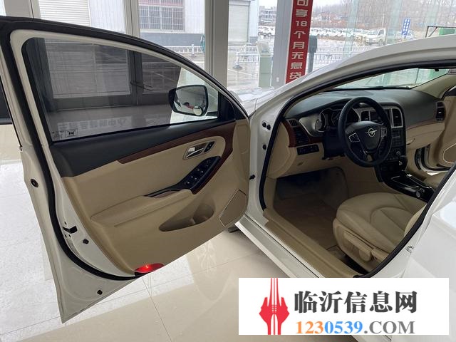 海马M8 2015款 1.8T 手自一体 豪华型