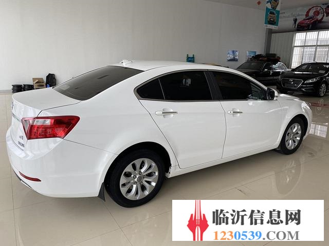 海马M8 2015款 1.8T 手自一体 豪华型