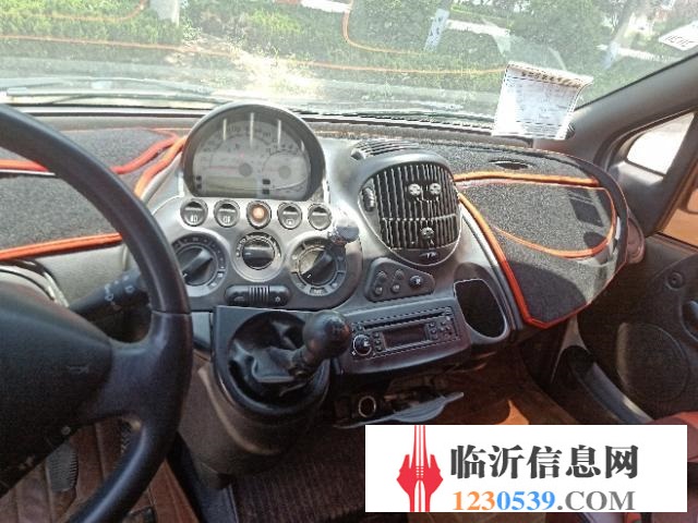 众泰 众泰M300 2010款 1.6 手动 汽油 6座豪华