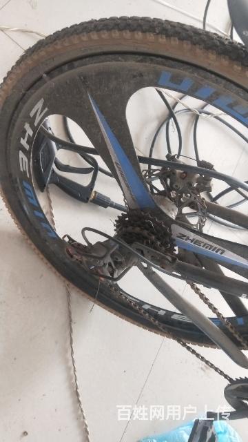 名牌路虎山地车