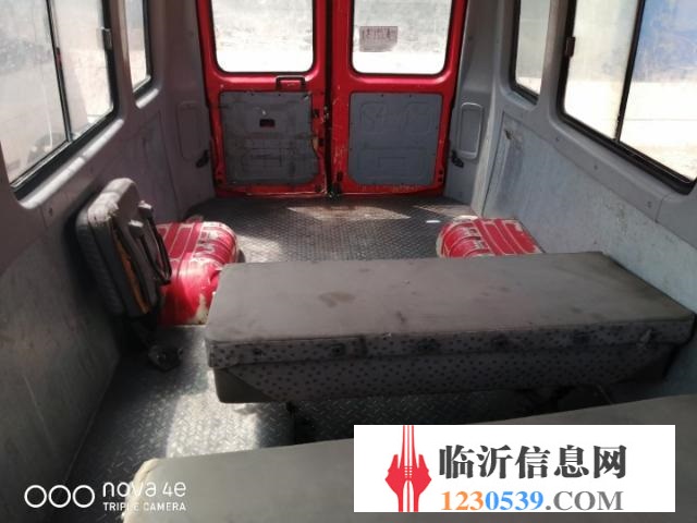 低转依维柯宝迪加长中型10座客车