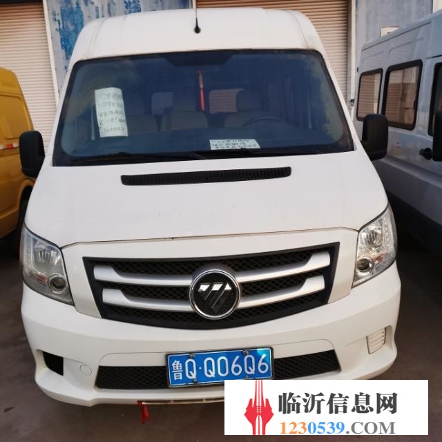 急转多辆商务大面包车