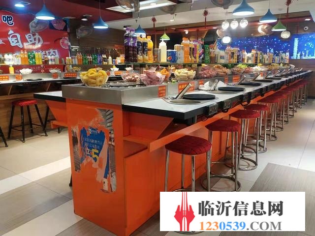 百丽广场  每天营业额3000元以上 旋转火锅