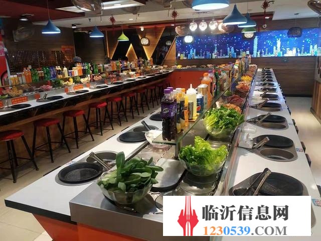 百丽广场  每天营业额3000元以上 旋转火锅