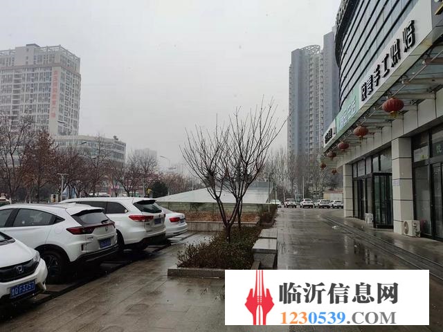 南坊实验中学对过 悦麦手工烘焙蛋糕店