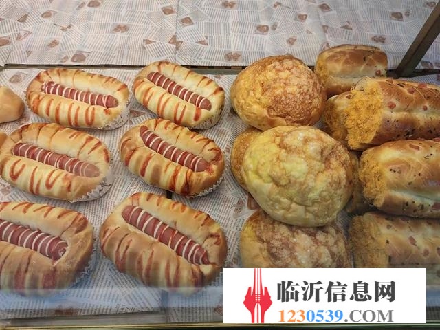 南坊实验中学对过 悦麦手工烘焙蛋糕店