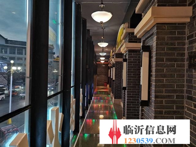 兰山区繁华地段餐饮店超低价急转