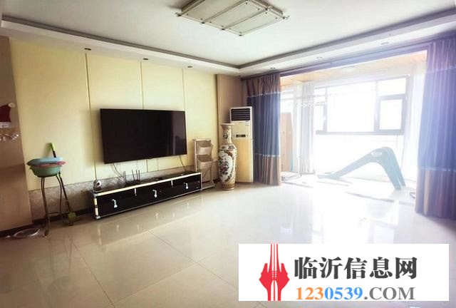 巧克丽都 多层 二楼精装修出售 双卫带车库  齐全交通方便