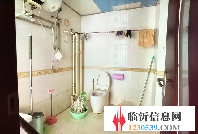 巧克丽都 多层 二楼精装修出售 双卫带车库  齐全交通方便