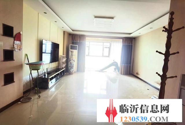 巧克丽都 多层 二楼精装修出售 双卫带车库  齐全交通方便