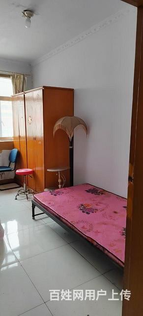 一中一小东段，96平方，65万