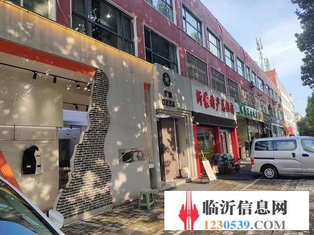 （58今铺）市中心沂蒙路沿街160平精装男装整转空转或招合作