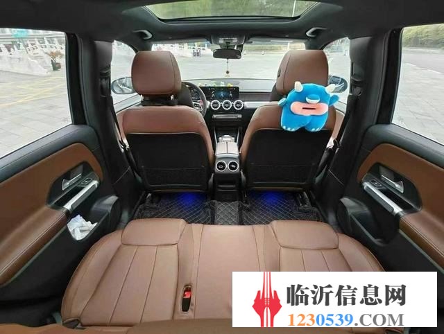 2023年奔驰GLB220