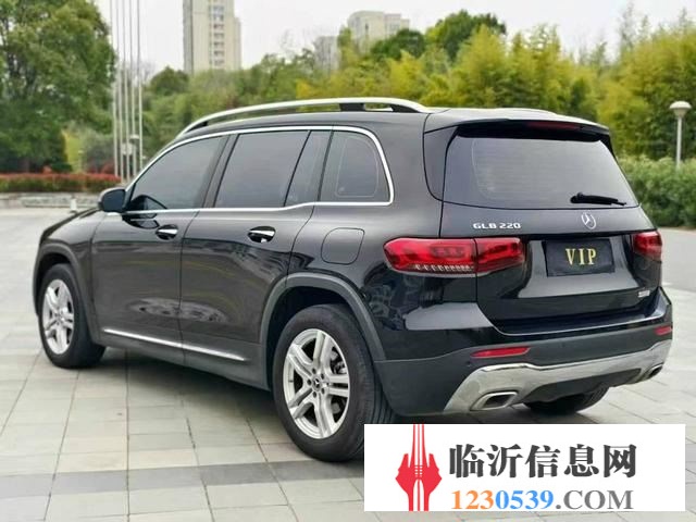 2023年奔驰GLB220