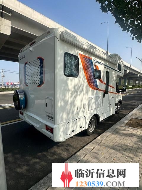 依维柯 欧胜 2020款 3.0T 自动 运瑞门加长轴双排高