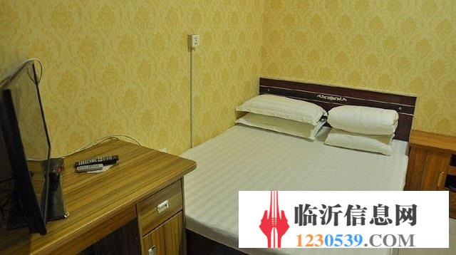 八一路启阳美食街单件出租包水包电260/月